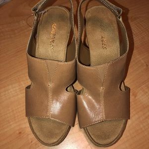 NWOT-Aerosoles wedge sandal.